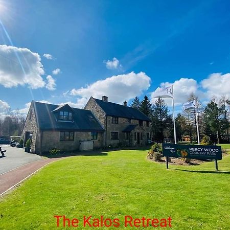 The Kalos Retreat - Hot Tub Lodge With Free 18 Hole Golf Course Swarland Экстерьер фото