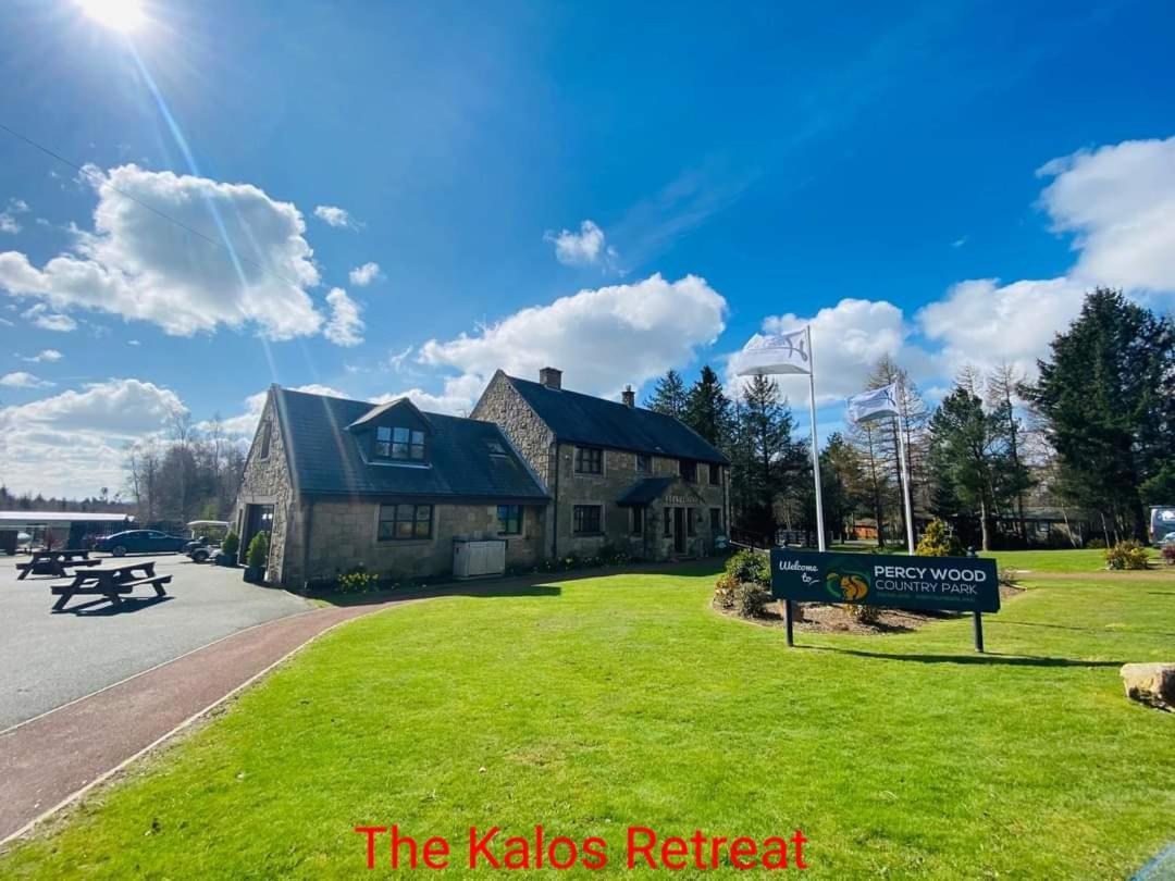 The Kalos Retreat - Hot Tub Lodge With Free 18 Hole Golf Course Swarland Экстерьер фото